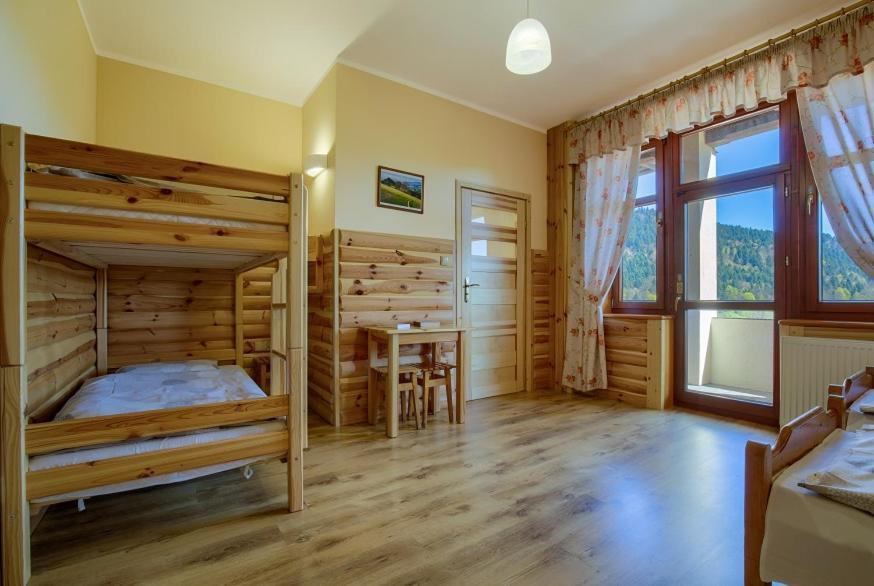 Schronisko Pttk Trzy Korony Panzió Sromowce Niżne Kültér fotó